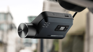 Thinkware Dash Cam Q800 Pro Mounted in Car
