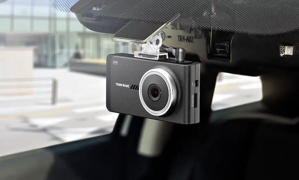 Thinkware Dash Cam X800 Mounted in Car