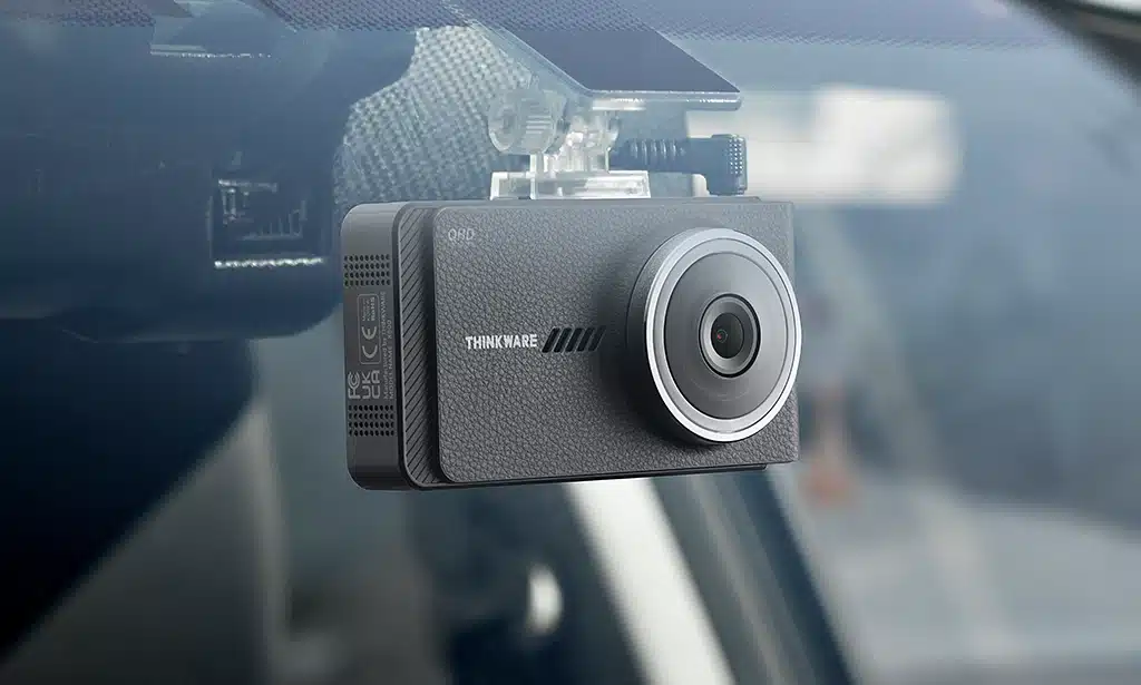 Thinkware Dash Cam X800 Mounted in Car